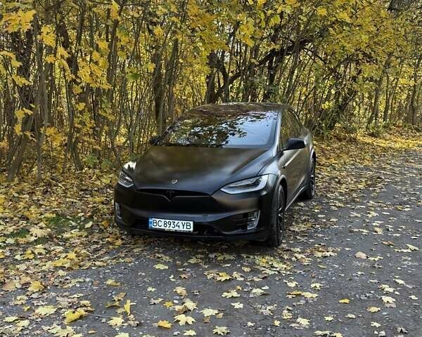 Серый Тесла Модель Х, объемом двигателя 0 л и пробегом 117 тыс. км за 28400 $, фото 4 на Automoto.ua