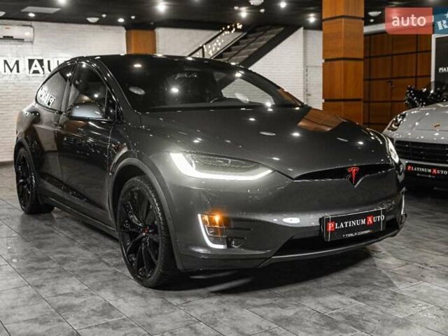 Серый Тесла Модель Х, объемом двигателя 0 л и пробегом 45 тыс. км за 31500 $, фото 20 на Automoto.ua