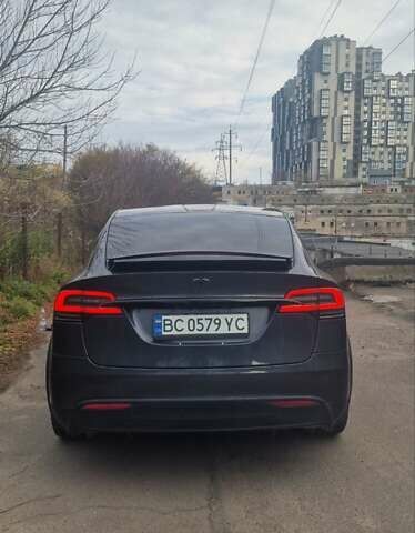 Серый Тесла Модель Х, объемом двигателя 0 л и пробегом 119 тыс. км за 28900 $, фото 9 на Automoto.ua