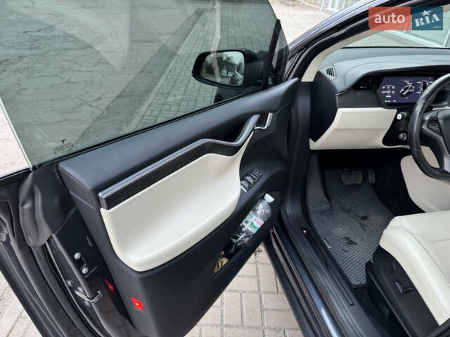 Серый Тесла Модель Х, объемом двигателя 0 л и пробегом 114 тыс. км за 43350 $, фото 35 на Automoto.ua