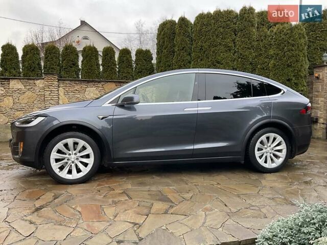 Серый Тесла Модель Х, объемом двигателя 0 л и пробегом 92 тыс. км за 26499 $, фото 7 на Automoto.ua