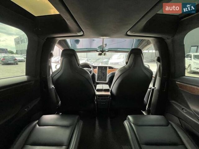 Серый Тесла Модель Х, объемом двигателя 0 л и пробегом 115 тыс. км за 27840 $, фото 32 на Automoto.ua