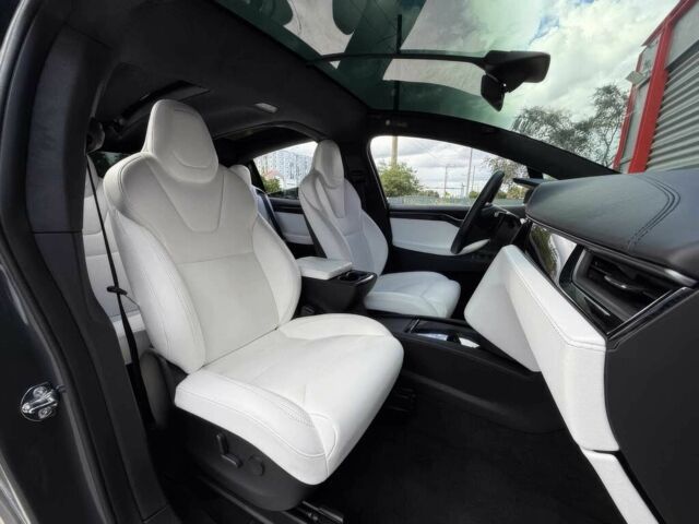 Серый Тесла Модель Х, объемом двигателя 0 л и пробегом 39 тыс. км за 19000 $, фото 7 на Automoto.ua