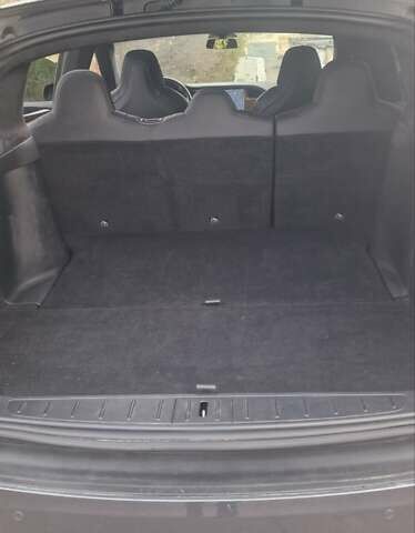 Серый Тесла Модель Х, объемом двигателя 0 л и пробегом 119 тыс. км за 28900 $, фото 3 на Automoto.ua