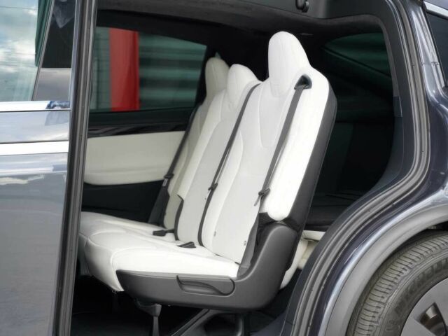 Серый Тесла Модель Х, объемом двигателя 0 л и пробегом 39 тыс. км за 19000 $, фото 12 на Automoto.ua