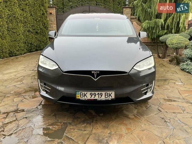 Серый Тесла Модель Х, объемом двигателя 0 л и пробегом 92 тыс. км за 26499 $, фото 1 на Automoto.ua