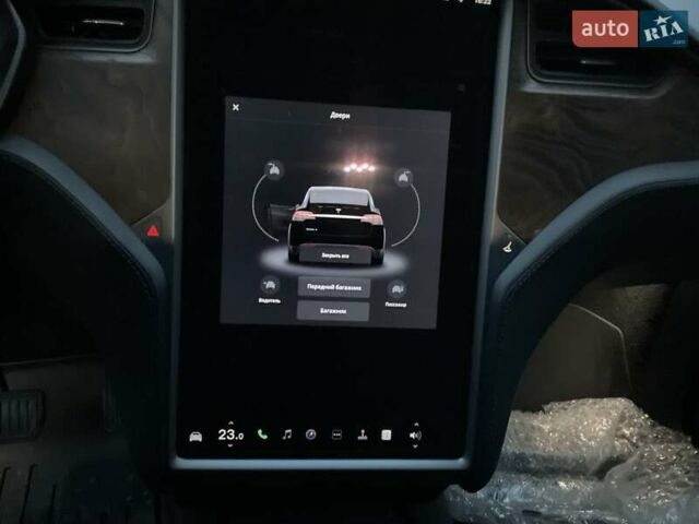 Серый Тесла Модель Х, объемом двигателя 0 л и пробегом 92 тыс. км за 26499 $, фото 17 на Automoto.ua