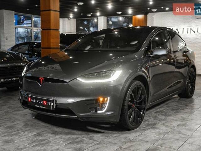 Серый Тесла Модель Х, объемом двигателя 0 л и пробегом 45 тыс. км за 31500 $, фото 59 на Automoto.ua