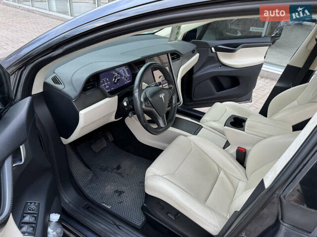 Серый Тесла Модель Х, объемом двигателя 0 л и пробегом 114 тыс. км за 43350 $, фото 30 на Automoto.ua