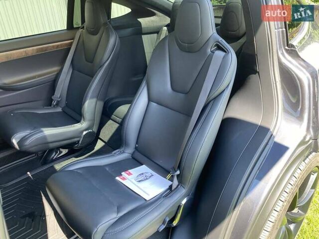 Серый Тесла Модель Х, объемом двигателя 0 л и пробегом 48 тыс. км за 62000 $, фото 7 на Automoto.ua