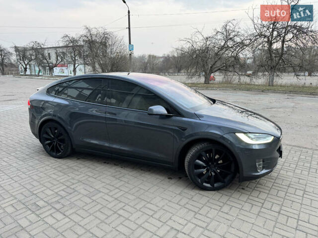 Серый Тесла Модель Х, объемом двигателя 0 л и пробегом 114 тыс. км за 48900 $, фото 8 на Automoto.ua