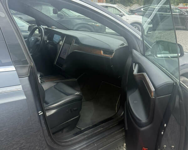 Сірий Тесла Модель Х, об'ємом двигуна 0 л та пробігом 57 тис. км за 29999 $, фото 5 на Automoto.ua