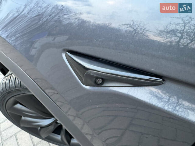 Серый Тесла Модель Х, объемом двигателя 0 л и пробегом 114 тыс. км за 43350 $, фото 46 на Automoto.ua