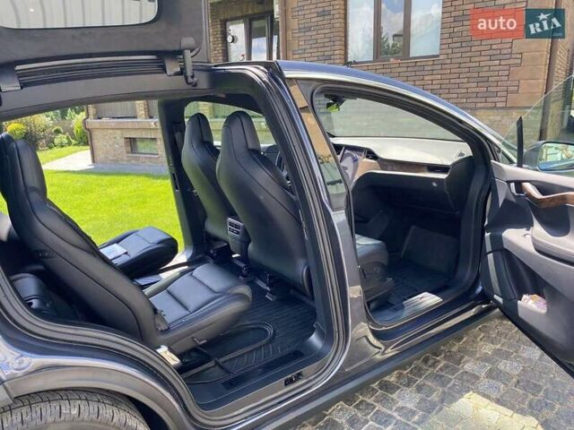 Серый Тесла Модель Х, объемом двигателя 0 л и пробегом 48 тыс. км за 62000 $, фото 5 на Automoto.ua