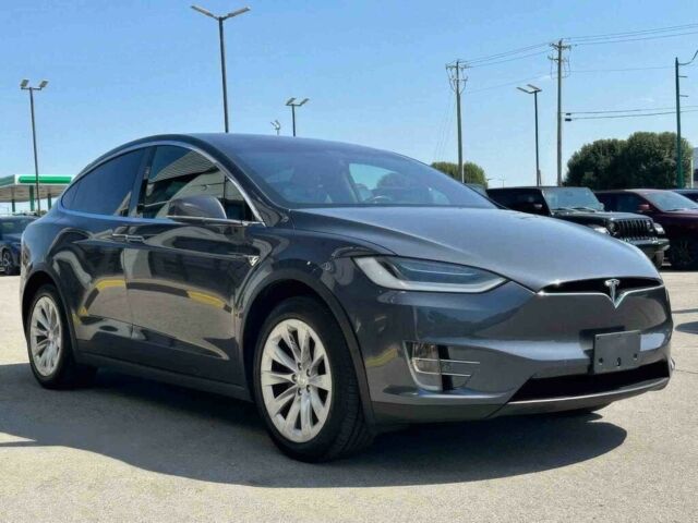 Сірий Тесла Модель Х, об'ємом двигуна 0 л та пробігом 32 тис. км за 8000 $, фото 1 на Automoto.ua