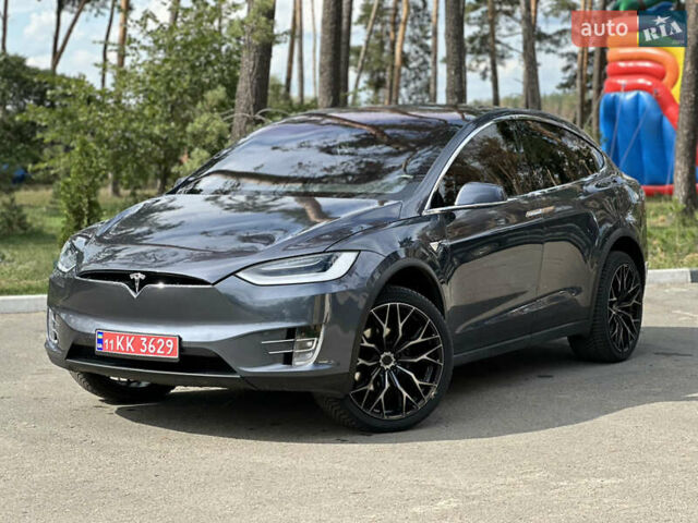 Серый Тесла Модель Х, объемом двигателя 0 л и пробегом 18 тыс. км за 33000 $, фото 7 на Automoto.ua