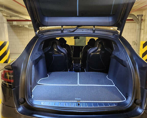 Сірий Тесла Модель Х, об'ємом двигуна 0 л та пробігом 38 тис. км за 37000 $, фото 8 на Automoto.ua