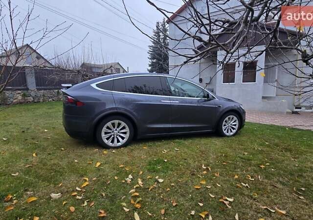 Серый Тесла Модель Х, объемом двигателя 0 л и пробегом 48 тыс. км за 33500 $, фото 6 на Automoto.ua