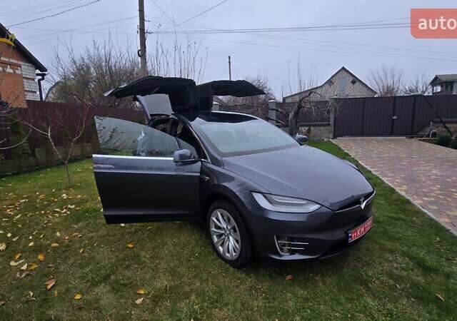 Серый Тесла Модель Х, объемом двигателя 0 л и пробегом 48 тыс. км за 33500 $, фото 29 на Automoto.ua