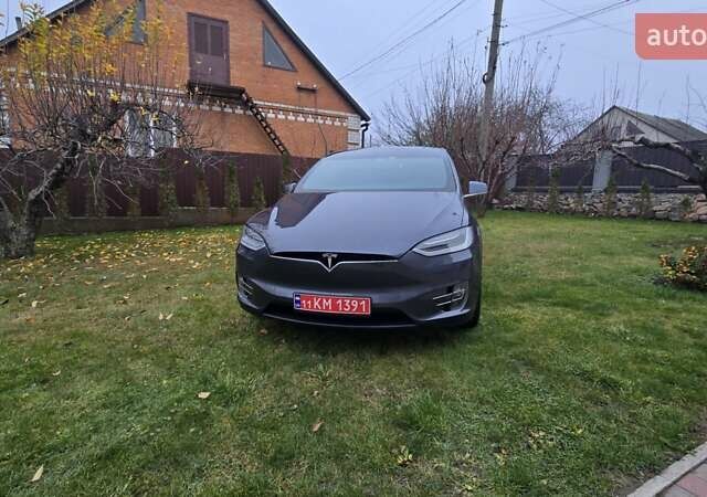 Серый Тесла Модель Х, объемом двигателя 0 л и пробегом 48 тыс. км за 33500 $, фото 18 на Automoto.ua