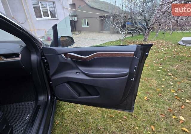 Серый Тесла Модель Х, объемом двигателя 0 л и пробегом 48 тыс. км за 33500 $, фото 25 на Automoto.ua