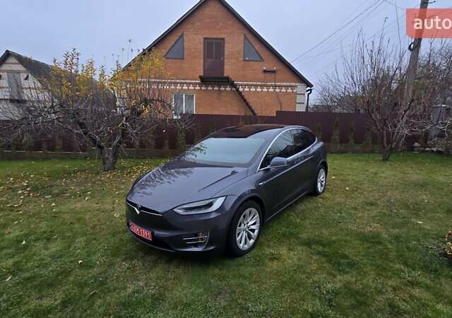 Серый Тесла Модель Х, объемом двигателя 0 л и пробегом 48 тыс. км за 33500 $, фото 3 на Automoto.ua
