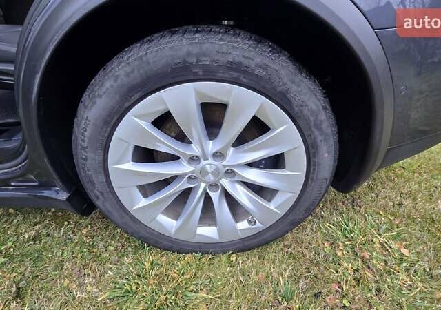 Серый Тесла Модель Х, объемом двигателя 0 л и пробегом 48 тыс. км за 33500 $, фото 30 на Automoto.ua