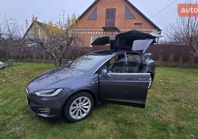 Серый Тесла Модель Х, объемом двигателя 0 л и пробегом 48 тыс. км за 33500 $, фото 10 на Automoto.ua