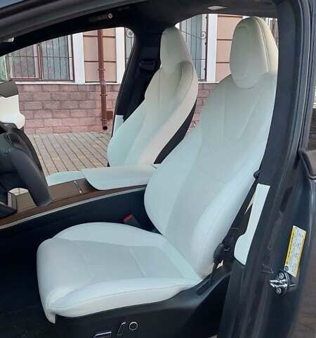 Серый Тесла Модель Х, объемом двигателя 0 л и пробегом 5 тыс. км за 52999 $, фото 70 на Automoto.ua