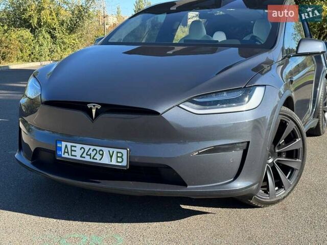 Серый Тесла Модель Х, объемом двигателя 0 л и пробегом 32 тыс. км за 55500 $, фото 3 на Automoto.ua