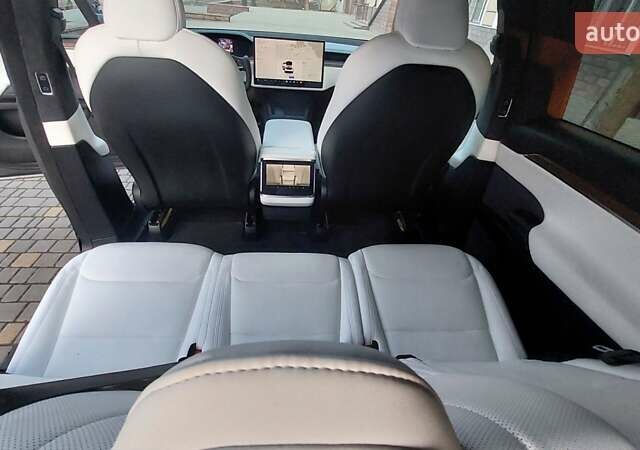 Серый Тесла Модель Х, объемом двигателя 0 л и пробегом 5 тыс. км за 52999 $, фото 44 на Automoto.ua