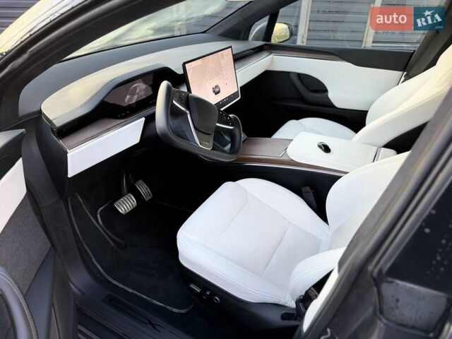 Серый Тесла Модель Х, объемом двигателя 0 л и пробегом 69 тыс. км за 40000 $, фото 7 на Automoto.ua