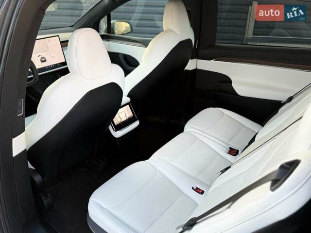 Серый Тесла Модель Х, объемом двигателя 0 л и пробегом 69 тыс. км за 40000 $, фото 19 на Automoto.ua