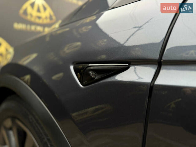 Серый Тесла Модель Х, объемом двигателя 0 л и пробегом 29 тыс. км за 47900 $, фото 10 на Automoto.ua