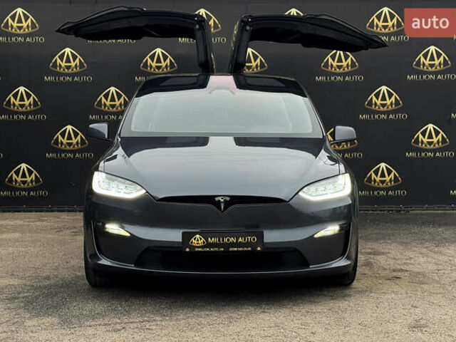 Серый Тесла Модель Х, объемом двигателя 0 л и пробегом 29 тыс. км за 47900 $, фото 2 на Automoto.ua
