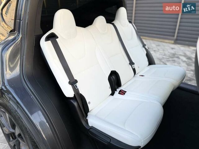 Серый Тесла Модель Х, объемом двигателя 0 л и пробегом 69 тыс. км за 40000 $, фото 24 на Automoto.ua