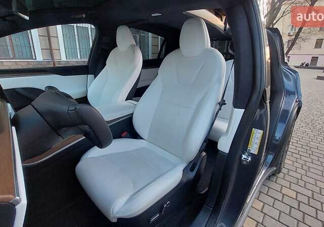 Серый Тесла Модель Х, объемом двигателя 0 л и пробегом 5 тыс. км за 52999 $, фото 35 на Automoto.ua