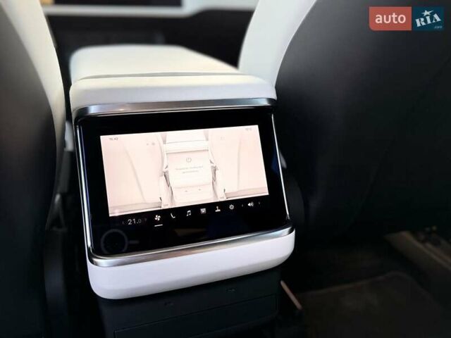 Серый Тесла Модель Х, объемом двигателя 0 л и пробегом 69 тыс. км за 40000 $, фото 21 на Automoto.ua