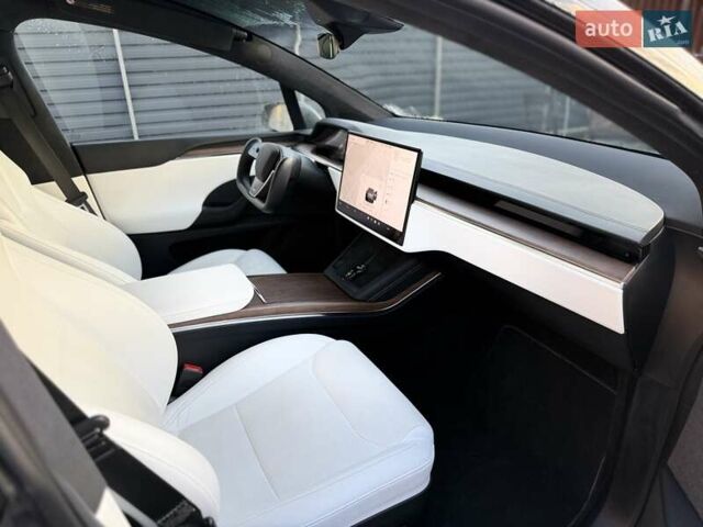 Серый Тесла Модель Х, объемом двигателя 0 л и пробегом 69 тыс. км за 40000 $, фото 9 на Automoto.ua