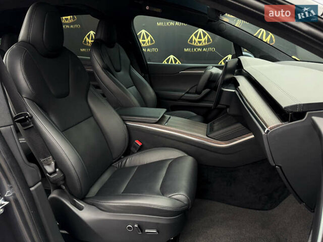 Серый Тесла Модель Х, объемом двигателя 0 л и пробегом 29 тыс. км за 47900 $, фото 15 на Automoto.ua