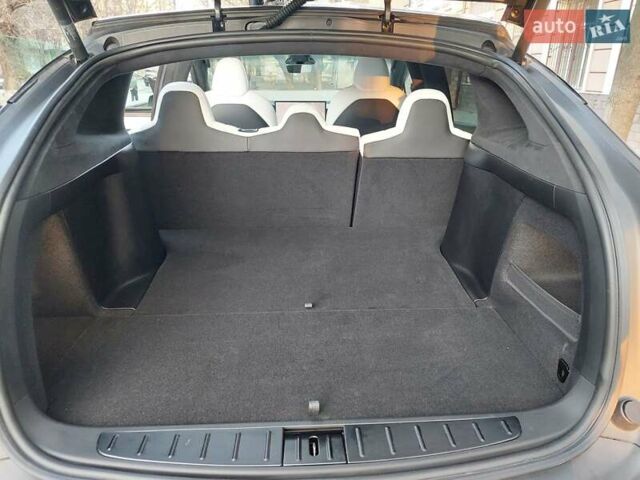 Серый Тесла Модель Х, объемом двигателя 0 л и пробегом 5 тыс. км за 52999 $, фото 40 на Automoto.ua