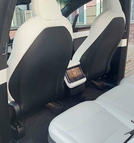 Серый Тесла Модель Х, объемом двигателя 0 л и пробегом 5 тыс. км за 52999 $, фото 68 на Automoto.ua