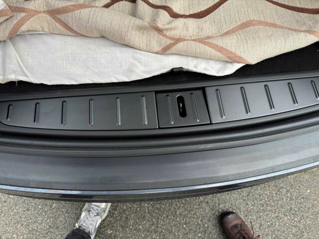 Тесла Модель Х 2023 у Києві на Automoto.ua Сірий Тесла Модель Х, об'ємом двигуна 0 л та пробігом 23 тис. км за 49999 $, фото 12 на Automoto.ua