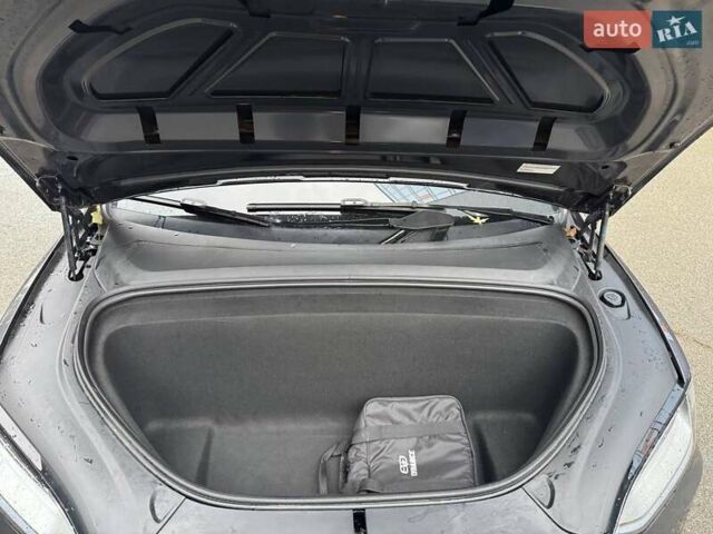 Тесла Модель Х 2023 у Києві на Automoto.ua Сірий Тесла Модель Х, об'ємом двигуна 0 л та пробігом 23 тис. км за 49999 $, фото 13 на Automoto.ua