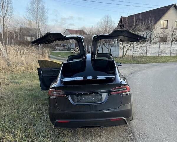 Сірий Тесла Модель Х, об'ємом двигуна 0 л та пробігом 27 тис. км за 52900 $, фото 15 на Automoto.ua