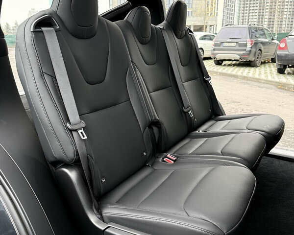 Серый Тесла Модель Х, объемом двигателя 0 л и пробегом 18 тыс. км за 56900 $, фото 23 на Automoto.ua