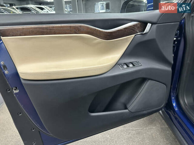 Синий Тесла Модель Х, объемом двигателя 0 л и пробегом 152 тыс. км за 28500 $, фото 19 на Automoto.ua