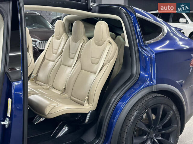 Синий Тесла Модель Х, объемом двигателя 0 л и пробегом 152 тыс. км за 28500 $, фото 16 на Automoto.ua