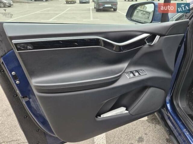 Синий Тесла Модель Х, объемом двигателя 0 л и пробегом 100 тыс. км за 23000 $, фото 5 на Automoto.ua