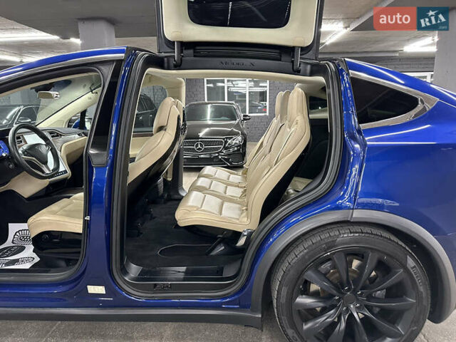 Синий Тесла Модель Х, объемом двигателя 0 л и пробегом 152 тыс. км за 28500 $, фото 23 на Automoto.ua